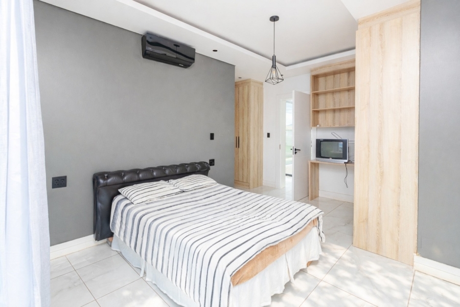 6 Bedroom Property for Sale in The Islands Estates North West